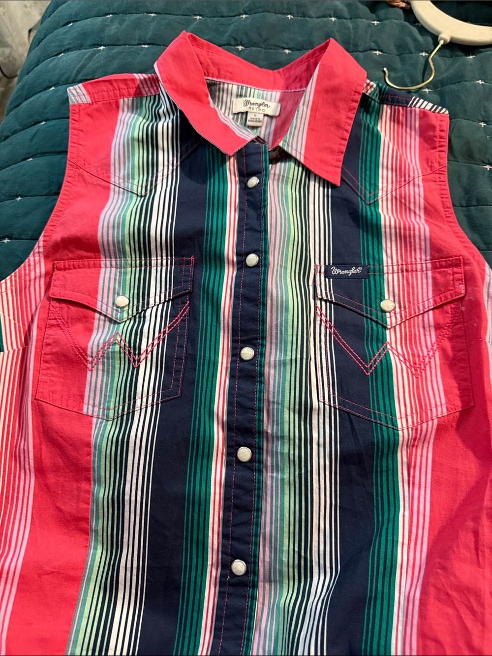 Wrangler Women’s Sleeveless Stripe Button-Down Shirt - pink Navy/Green